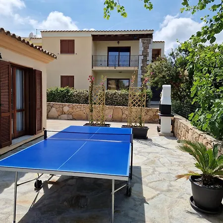 Casa Clarita Budoni Apartment *