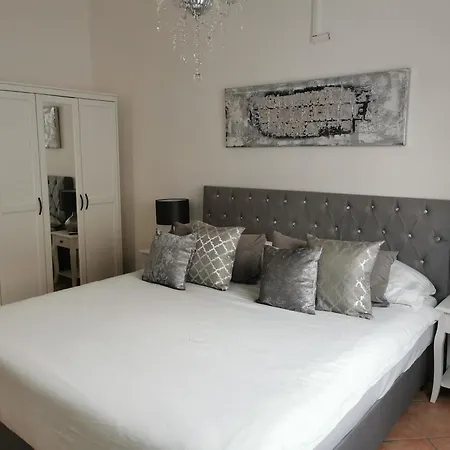 Casa Clarita Budoni Apartment