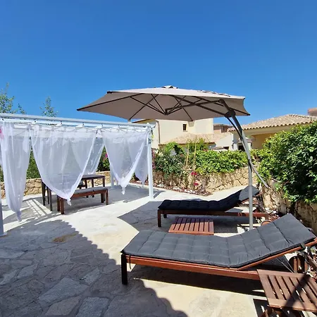 Casa Clarita Budoni Apartment